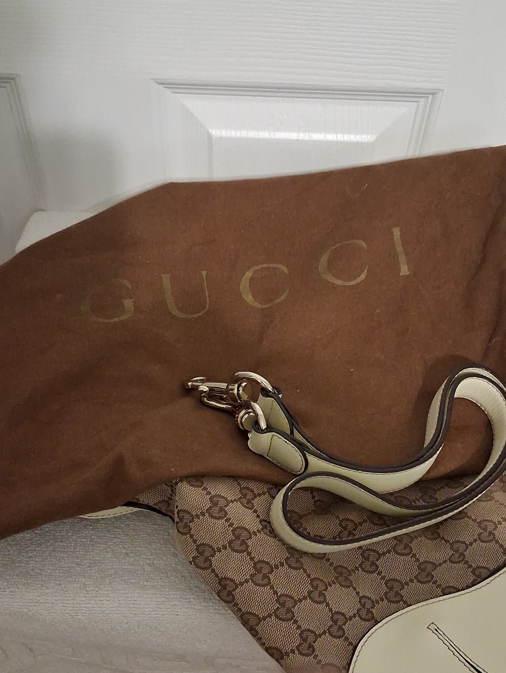 Gucci Brown GG Canvas Hobo with Bamboo Handle and Cream Trim - Picture 13 of 13